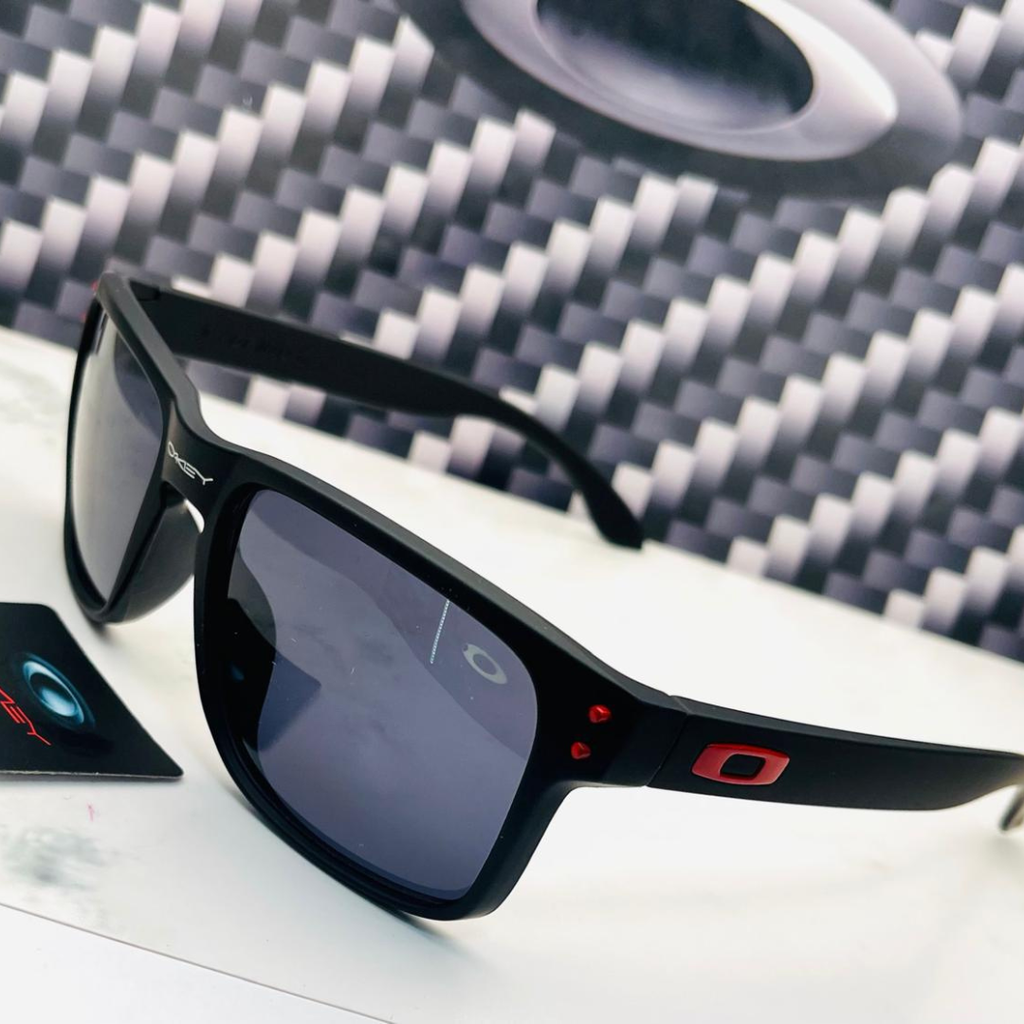 Oakley Holdbrook
