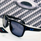 Oakley Holdbrook